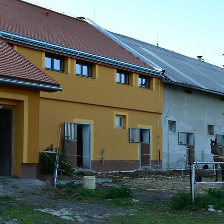 Penzion Eqilon Hotel Mělník Exterior foto